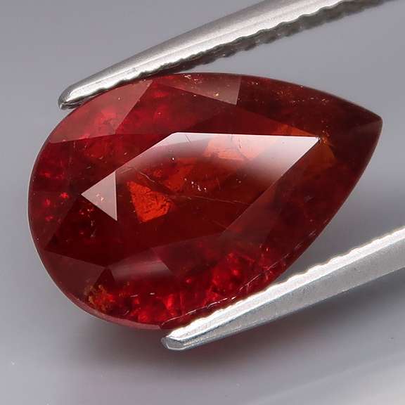 Large 6.89ctct red orange natural Spessartite Garnet