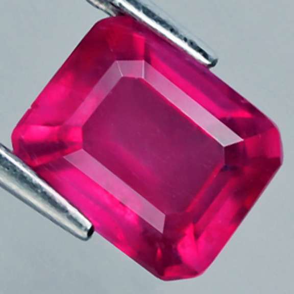 Stunning 1.92ct violet pink Ruby