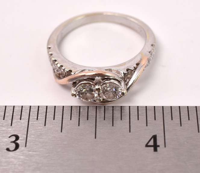 Delightful Diamond Ring in 14K White Gold