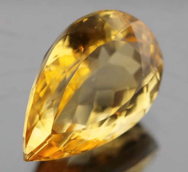 Vibrant! 8.68ct Golden yellow unheated Citrine