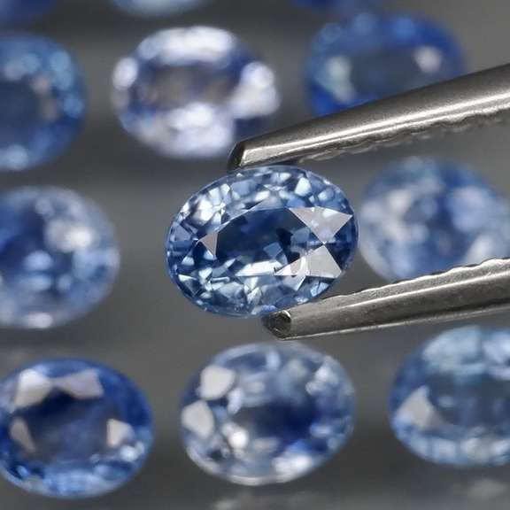 Heated only cornflower blue 4.25ct Sapphire set