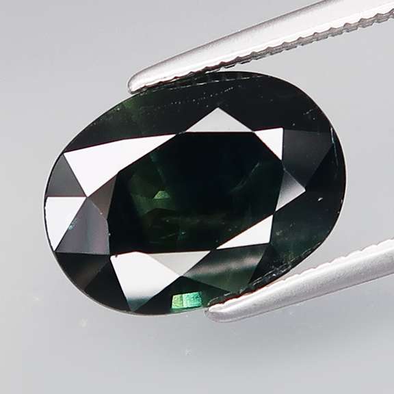 Heated only! 4.51ct rich green Sapphire