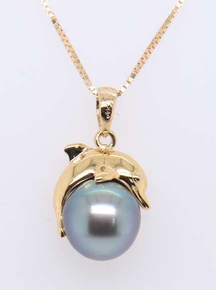 Stunning Yellow Gold Tahitian Pearl Dolphin Pendant on Chain