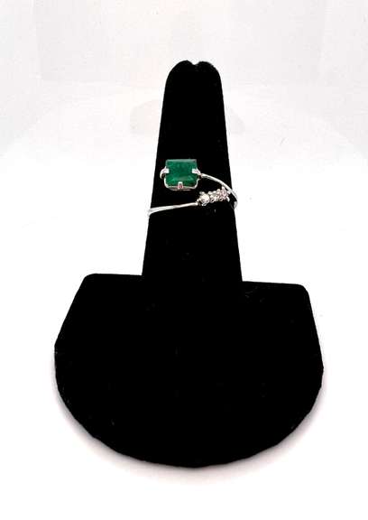 Very Rare Platinum Diamond and Emerald Ring