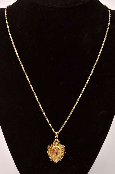Tasteful Pink Tourmaline Pendant Necklace in 14K Yellow Gold