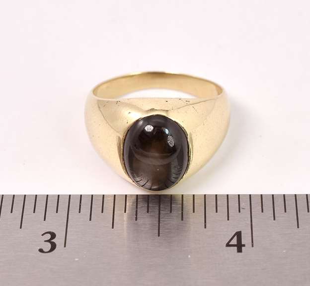 Sensational Brown Sapphire Ring in Yellow Gold