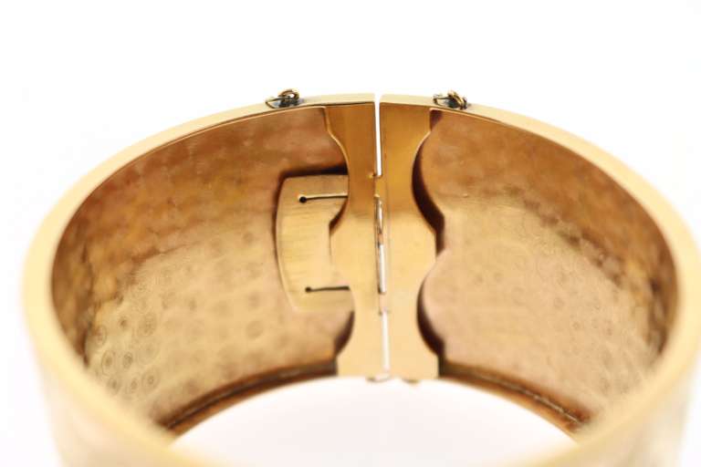 Enchanting 18kt Yellow Gold Cuff Bracelet