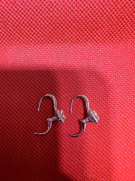 STUNNING 18K WHITE GOLD EARRINGS WITH DIAMONDS
