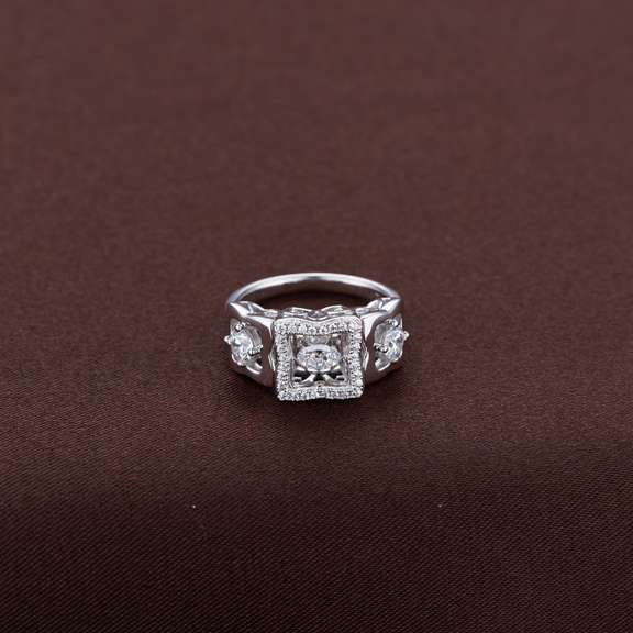 Big occasion Dancing stone ring