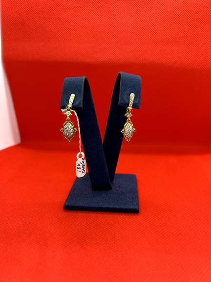 ELEGANT 18K YELLOW GOLD EARRINGS WITH 0.70 CARAT OF DIAMOND
