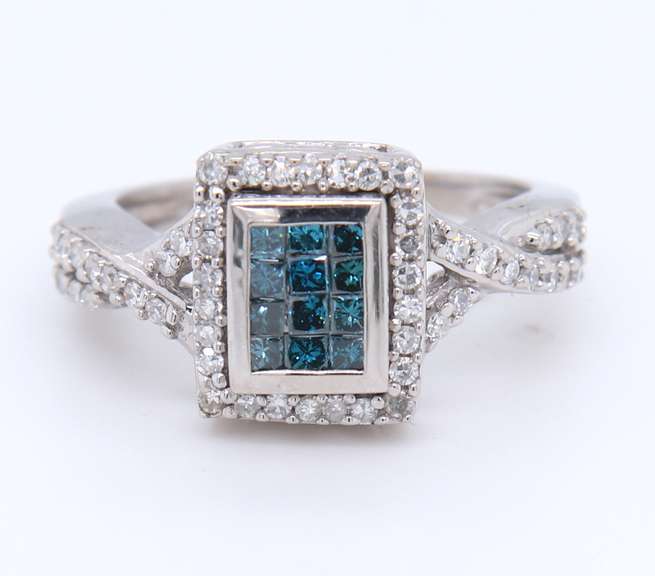 Favorite White Gold Blue IR Diamond and White Diamond Ring