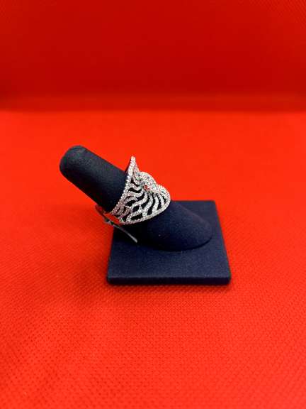 BEAUTIFUL LADIES 14K WHITE GOLD RING WITH 2.50 CARATS IN DIAMOND