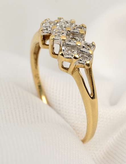 Sweet Ring with a bit of Sparkle