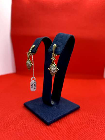 ELEGANT 18K YELLOW GOLD EARRINGS WITH 0.70 CARAT OF DIAMOND
