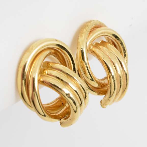 Lovely Modern Yellow Gold Earrings