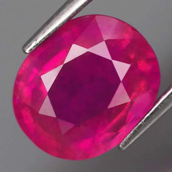 Stunning 3.72ct reddish pink Ruby