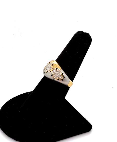 Unique 18kt Tri-Toned Floral Diamond Band