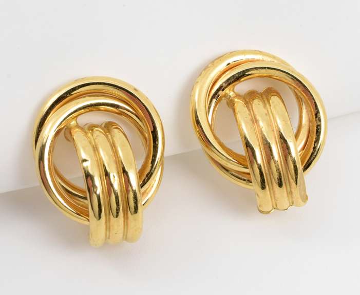 Lovely Modern Yellow Gold Earrings