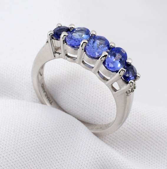 Pretty WG Tanzanite Ring