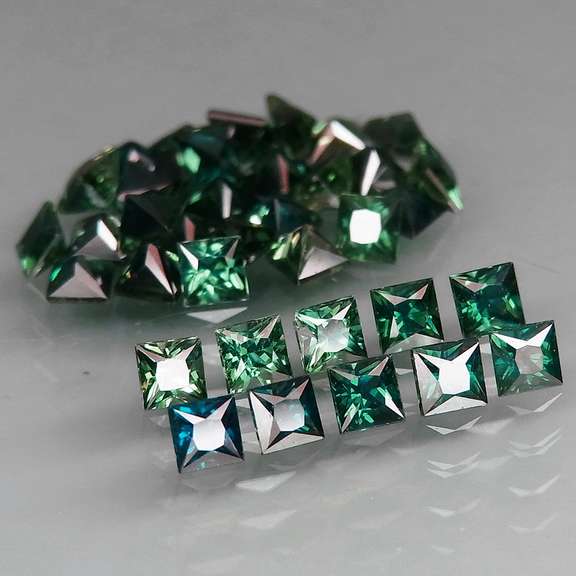 Heated only! 4.51ct princess cut Australian Sapphire set