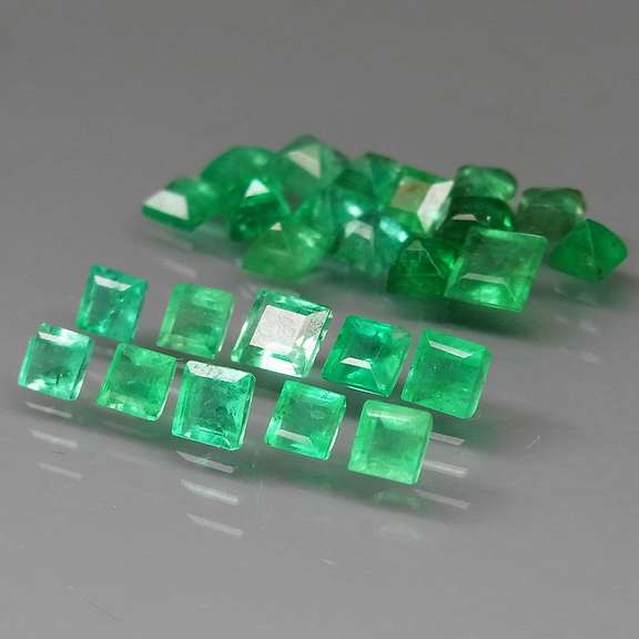 Collectors 5.20ct real Colombian Emerald 28 piece set