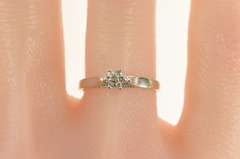 10K White Gold Retro Diamond Flower Cluster Promise Ring