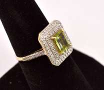 Beautiful Peridot and Diamond Ring in 14K Yellow Gold