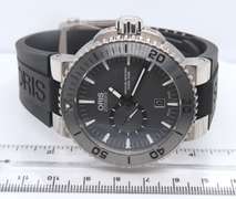 Oris Aquis Small Second Date 46mm Automatic Movement Watch
