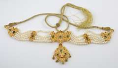 Special 22k Necklace with Emeralds and Pearls