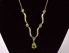 Precious Peridot Necklace in Yellow Gold