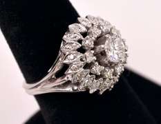 Incredible Approx. 0.50CTS Diamond Cluster Ring in 14K White Gold