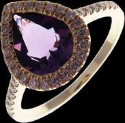Intoxicating Violet Teardrop Amethyst 18k Gold Ring edged with Diamonds