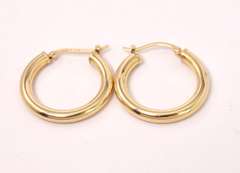 Beautiful Hoop Earrings in 14K Yellow Gold