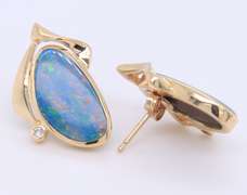 Handsome Yellow Gold opal Free Form Earrings