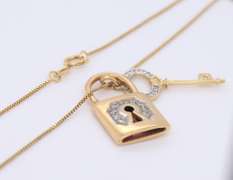 10K YELLOW GOLD BOX LINK WITH LOCK AND KEY DIAMOND PENDANTS