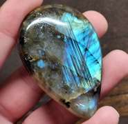 Beautiful teardrop 143.08ct Labradorite cabochon