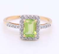 Handsome Yellow Gold Peridot and Diamond Ring