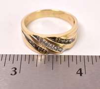 Sparkling Men's Diamond Ring in Yellow Gold