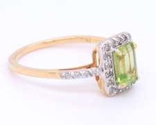 Handsome Yellow Gold Peridot and Diamond Ring