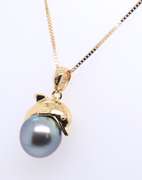 Stunning Yellow Gold Tahitian Pearl Dolphin Pendant on Chain
