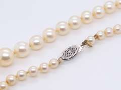 Vintage Graduated Pearl Necklace