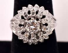 Incredible Approx. 0.50CTS Diamond Cluster Ring in 14K White Gold