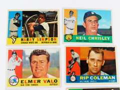 8 Topps 1960 Baseball Cards