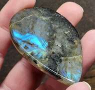 Beautiful teardrop 143.08ct Labradorite cabochon