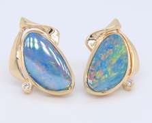 Handsome Yellow Gold opal Free Form Earrings