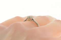 9K White Gold 0.25 Ctw Diamond Flower Cluster Engagement Ring