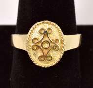 Wonderful Scroll Ring in 14K Yellow Gold