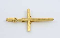 Detailed 18k Crucifix