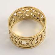 Neat 18k Arabic Wedding Band