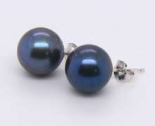 Nice White Gold Peacock Pearl Stud Earrings
